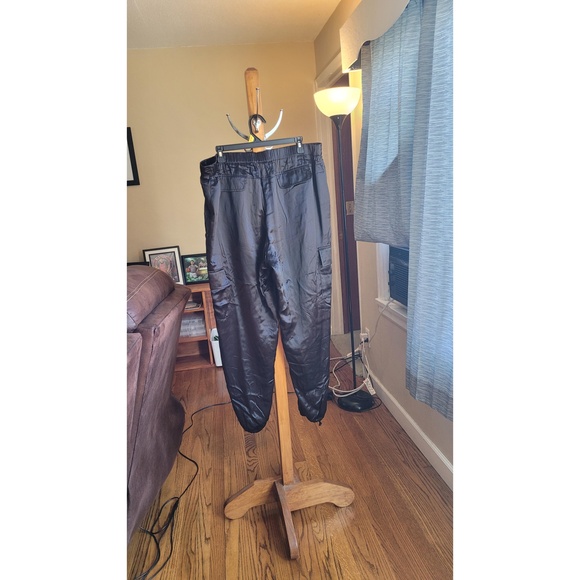 LANE BRYANT Cargo Jogger Womens Size 18/20 Black Plus Drawstring Chic - Picture 3 of 5